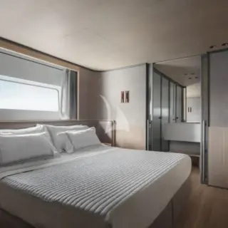 Lower deck VIP cabin