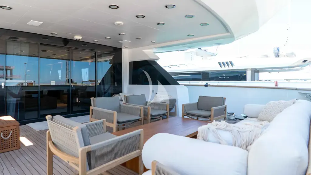 NINO - Main Deck Aft 