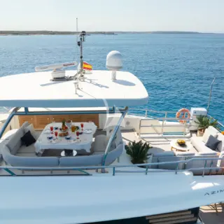 ALMAR II - Flybridge