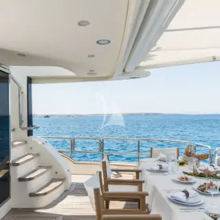 ALMAR II - Aft deck