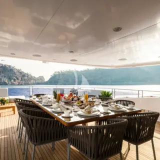 Bridge deck dining area