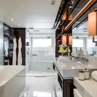 Master cabin en suite