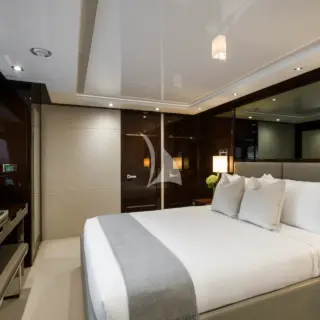Double guest cabin