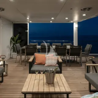 Upper Deck Lounge