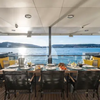 Main Deck Outdoor Dinning