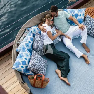 2 large clamshell day beds to soak up the sun and views from the sky deck