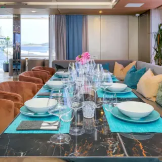 Salon view towards aft