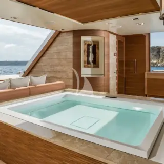 Jacuzzi in the spa area