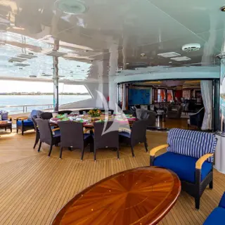 Bridge deck aft