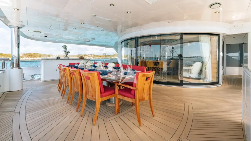 ELIS ET MAR - Main deck aft