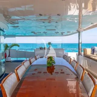 Main deck aft