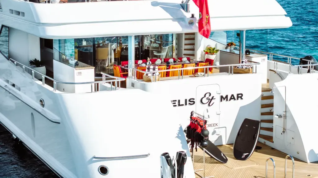 ELIS ET MAR - Main deck aft aerial view