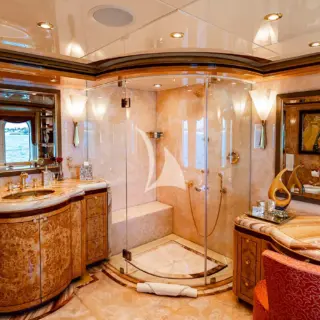 Master en suite with bathtub and shower