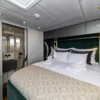 Guest cabin