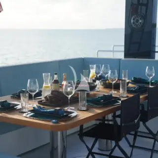 Flybridge aft dining area