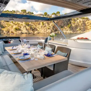 Flybridge Dining