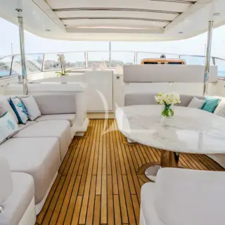 DREAM sitting table area