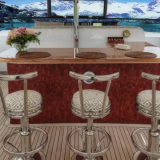 ENCLOSED FLYBRIDGE