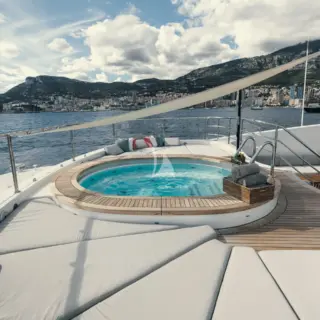 SEANNA - Sundeck Jacuzzi