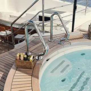 SEANNA - Sundeck Jacuzzi