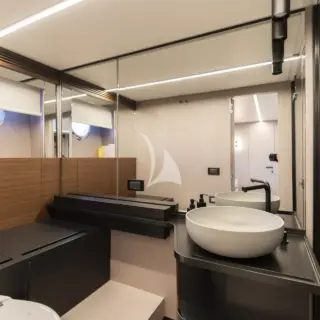 FELICITA master bathroom