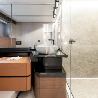FELICITA master bathroom