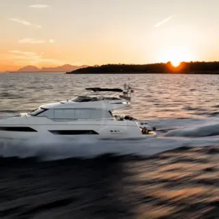 APOLLONIA CRUISING