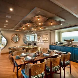 GALAPAGOS EXPLORER - Interior dining on main deck