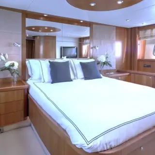 En-suite Master double bed cabin