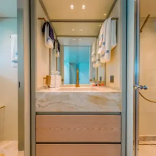 VIP cabin en suite
