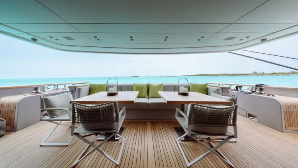 ADIOS - Main deck aft