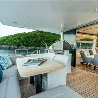 Larimar II - Aft Deck Dining