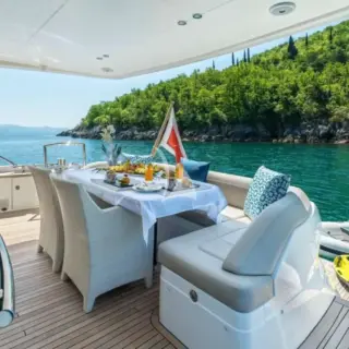 Larimar II - Aft Deck Dining