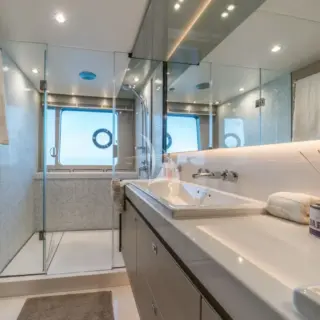 Larimar II - Master Cabin Ensuite
