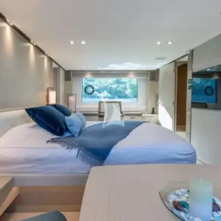 Larimar II - Master Cabin