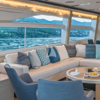 Larimar II - Main Salon