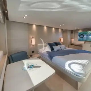 Larimar II - Master Cabin