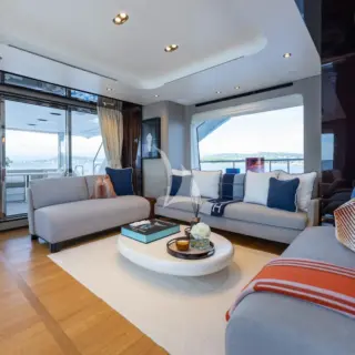 ZOZO - Main saloon lounge