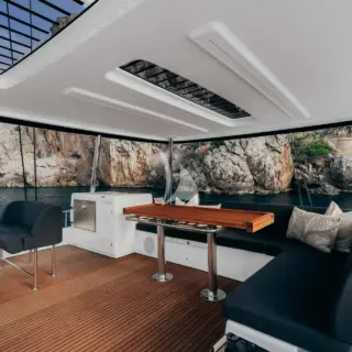 ALMOSTA ROAD - Flybridge sitting table