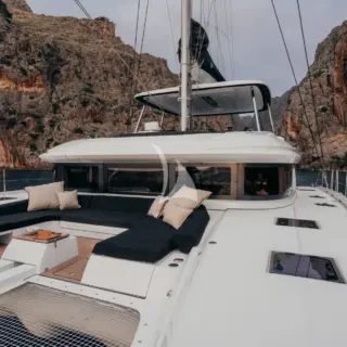Fore deck seating area