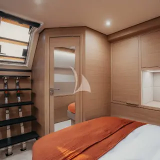 Guest cabin
