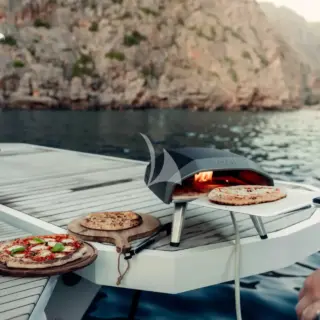 Pizza oven onboard