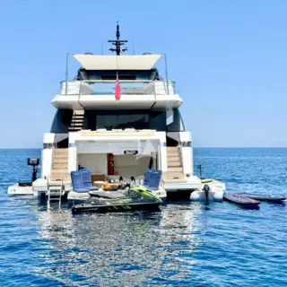 BEACH CLUB
