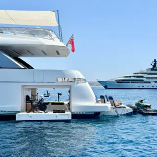 BEACH CLUB