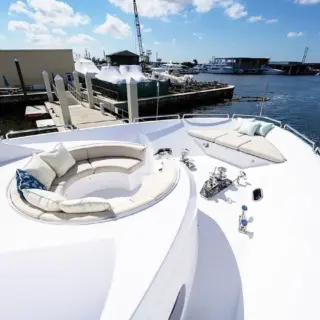 Fore deck seating