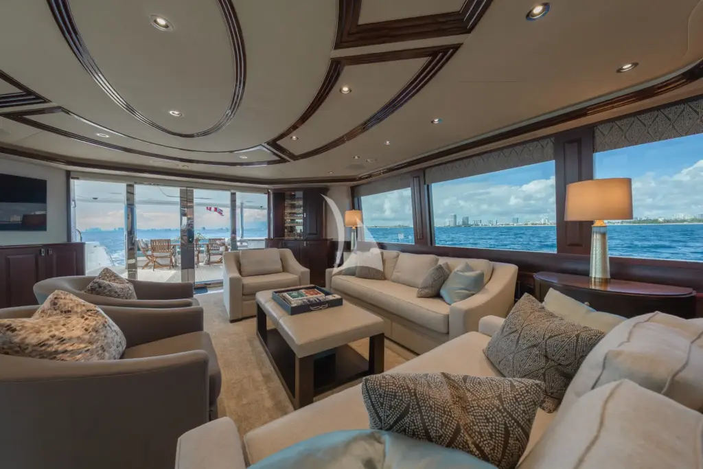 DETERMINATION - Main Salon