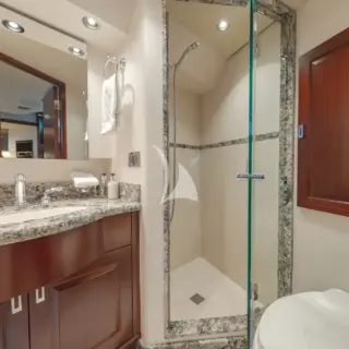 DETERMINATION - V-Berth ensuite