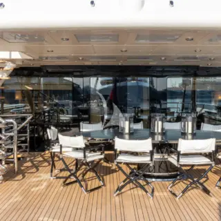 UPPER DECK AFT