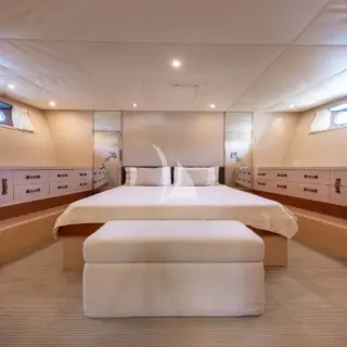 M/Y STEALTH ONE Master Cabin