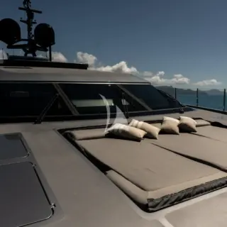 4A - Foredeck sunbeds